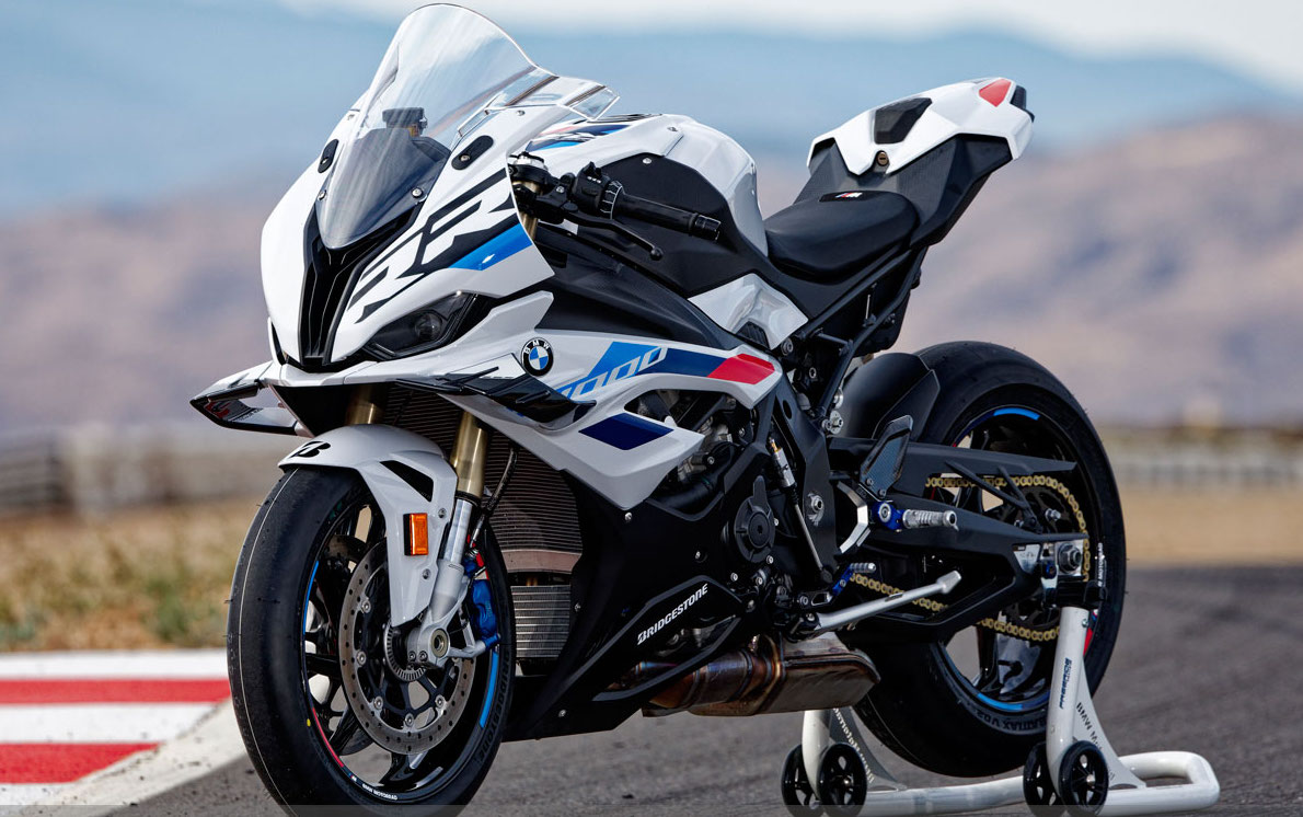 RECRUTEMENT COMPTABLE BMW HELICE MOTOS.jpg